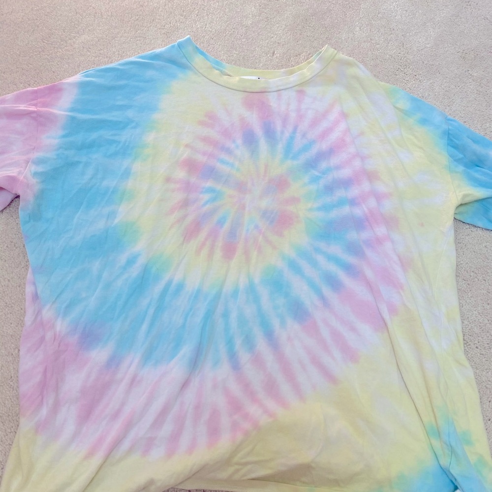 Cute tie-dye oversized tee shirt!